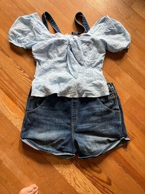 Levi’s overalls with baby blue eyelet puff sleeve top set